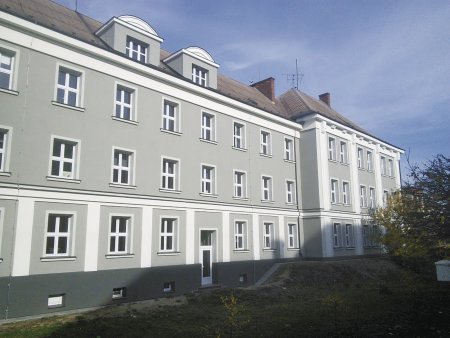 Zateplenie školy v Českom Těšíne. Celkovo sa zateplovala plocha o rozlohe 4&nbsp;000&nbsp;m2.