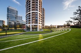 Sky Park od svetovo uznávanej architektky Zahy Hadid s intenzívnou vegetačnou strechou