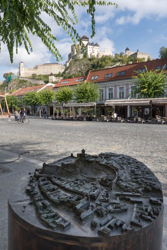 Bronzový model mesta z rúk akademického sochára Igora Mosného, Foto: Bořivoj Čapák
