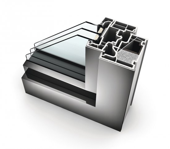 Technológia I-tec Insulation spočíva v dokonalom vyplnení okenných rámových profilov granulátom (na rozdiel od štandardnej termoizolačnej peny)
