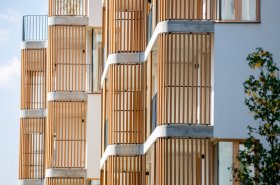 Treláže z materiálu WoodPlastic® zdobia nový rezidenčný objekt v Bratislave