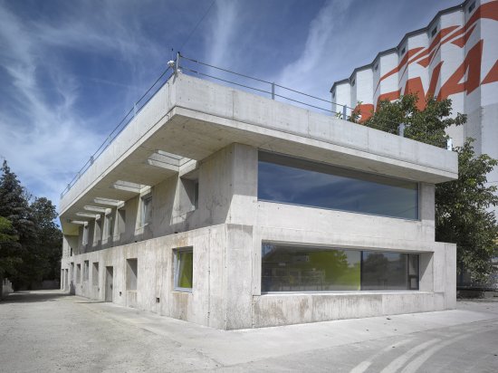 Víťazný objekt minuloročnej Českej ceny za architektúru, administratívna budova v Strančiciach. (zdroj: archív ČKA)
