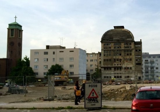 Objekt Spilka sa nachádza na území mestskej časti Staré Mesto a je súčasťou chránenej Pamiatkovej zóny CMO Bratislava.