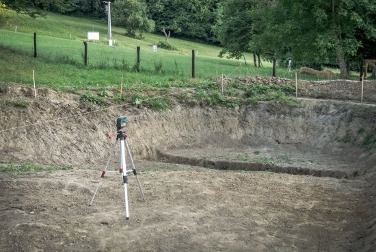 Na určenie roviny sme použili nivelačný laser od firmy BOSCH