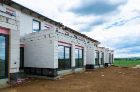 Rodinné domy pri Brne ponúkajú vďaka pórobetónu Ytong komfortné a energeticky úsporné bývanie