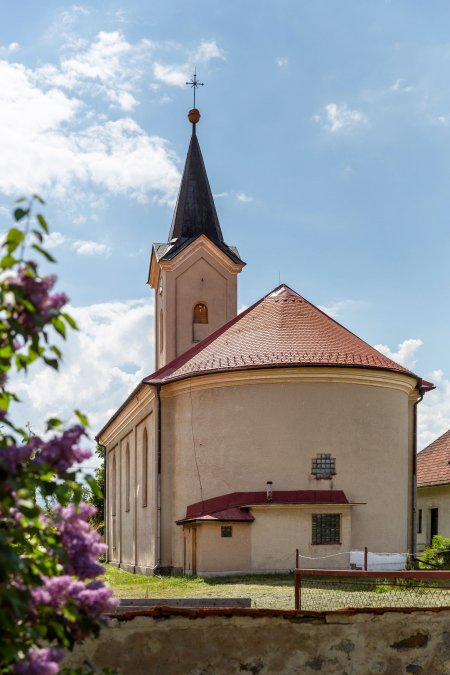 Kostol Vavrišovo_účastník súťaže z roku 2021 v kategórii Remeselná práca (Martin Matula pre Tondach)