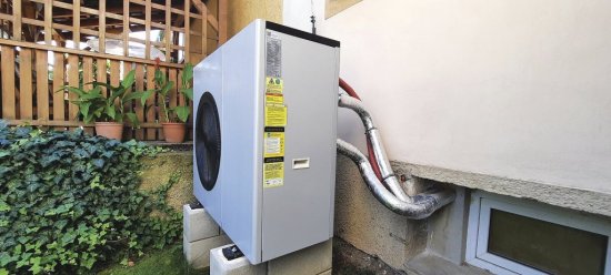 Tepelné čerpadlo VILATECH PW040-R13 v rodinnom dome v Peruci v oblasti Lounska nahradilo elektrický kotol. V prevádzke je rok a majitelia sú s ním veľmi spokojní.  