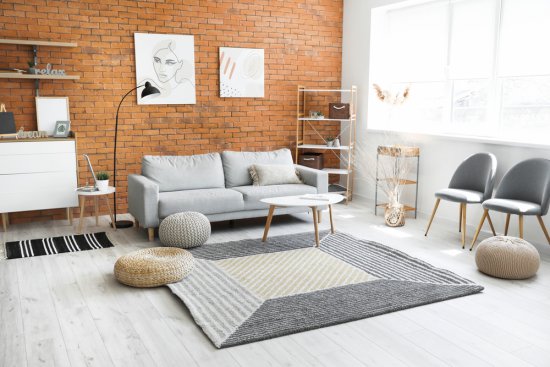 Do obývacej izby a ďalších vysoko exponovaných miest vyberajte kvalitné materiály.. Zdroj: Pixel-Shot