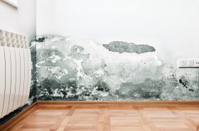 Ako sa chrániť pred vlhkosťou v dome? Účinným riešením je sanácia