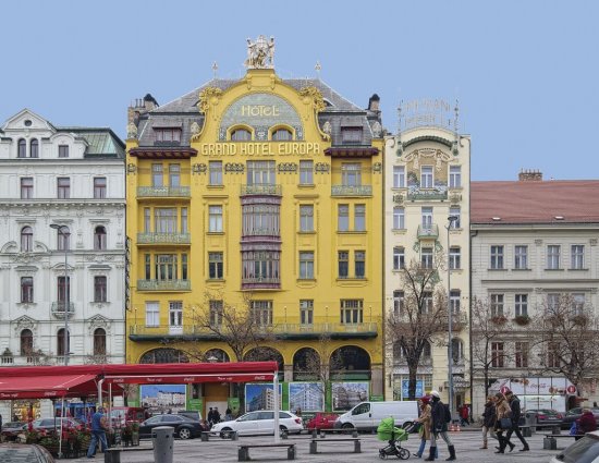 Secesiu charakterizuje ornamentálnosť a využívanie prírodných tvarov. Na fotografii vidíte Grandhotel Europa, ktorý získal najväčšiu slávu v čase, kedy ho vlastnil pražský reštauratér Karel Šroubek. Foto: vidalgo, Shutterstock.
