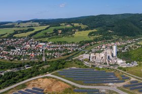 Fotovoltická elektráreň v bývalom lome znižuje emisie CO₂ o tisíce ton ročne