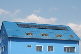 Recyklácia termických kolektorov v porovnaní s fotovoltickými panelmi