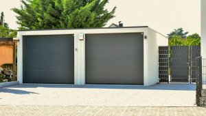 Užší výber, nízka ochrana aj problémy s izoláciou. Prefabrikovaná garáž vyžaduje viacero kompromisov
