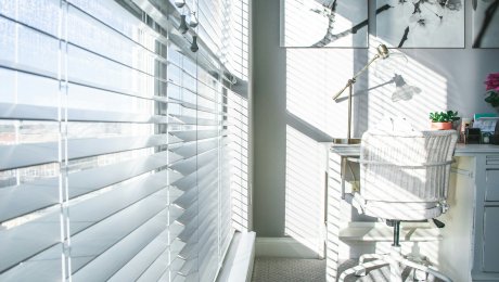 Horúce leto bez klimatizácie? 5 tipov, ako doma udržať príjemný chládok