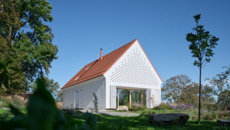 Dom Oskar inšpirovaný kaplnkou sa stal interiérom roka