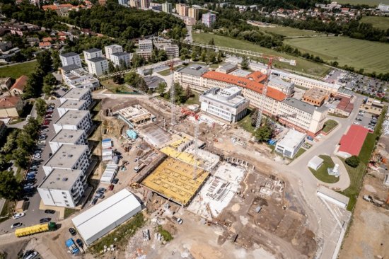 Dôraz sa kládol na presnosť a kvalitné prevedenie murovacích spojov, čo zabezpečuje nielen pevnosť konštrukcie, ale aj jej energetickú účinnosť.  