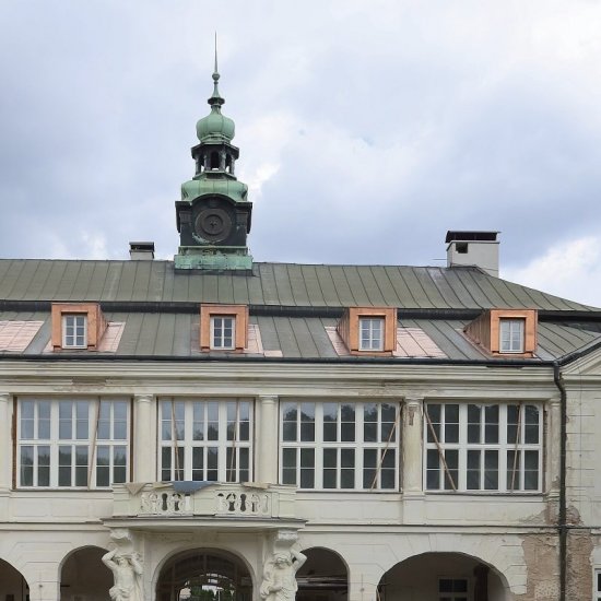 Zámok v Brandýse nad Orlicou prechádza aktuálne rekonštrukciou. Pohľad zo záhrady. Foto: Helena Hejhálková
