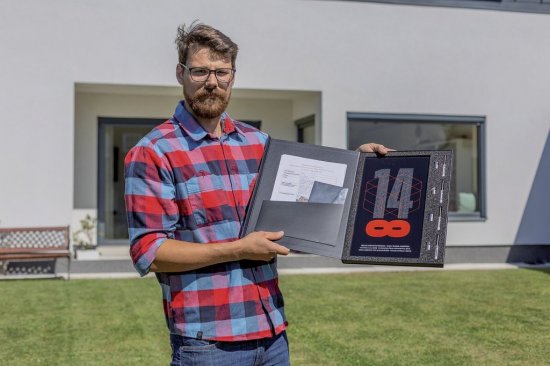 Dom sa stal vôbec prvým v Českej republike, na ktorý bola udelená unikátna Doživotná záruka HELUZ.