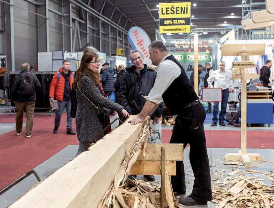 Popri najnovších strojoch sa prestavia aj tradičné remeselné postupy, ktoré si aj v ére moderných technológii stále držia svoje nenahraditeľné miesto.