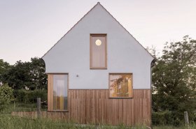 Dom Casa De Mi Luna: Hlina a slama znovu na scéne českého staviteľstva