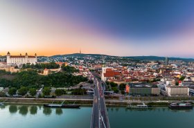 Bratislava prenajme hlavnú budovu Mičurinu VŠVU, vzniknúť by tu malo komunitné centrum. Rozhodnutie vyvolalo kritiku