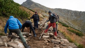 Hikemates obnovil chodník na Kriváň z Troch studničiek, pre verejnosť sa otvorí v piatok