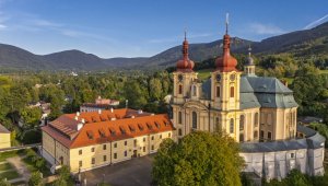 Barokový klenot Sudet v novom kabáte: Kláštor v Hejniciach dostal novú strechu aj sviežu fasádu