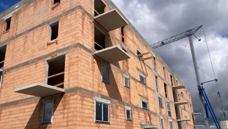 Akustická kvalita stavieb: konštrukčné zásady a praktické overenie systémov HELUZ