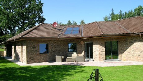 Jar je pre slnečné kolektory najvhodnejšia. Chráňte sa pred drahými energiami včas