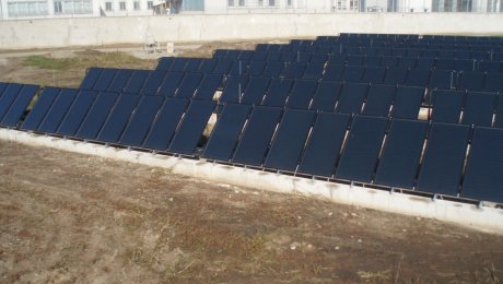 Najväčší solárny systém na ohrev vody v Želiezovciach slúži už 15 rokov
