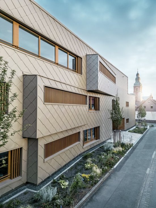 Krytina podčiarkuje estetiku projektu.