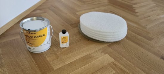 Finálna povrchová úprava olejom Pallmann Magic Oil 2K.