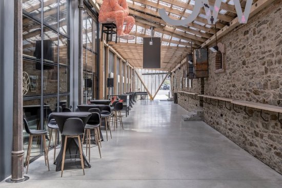 Čo sa dalo, našlo nové využitie priamo v stavbách areálu, zvyšok sa druhotne spracoval a vrátil do prevádzky v inej podobe.