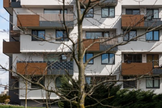 Architekti sa rozhodli pre kombináciu železobetonového skeletu a vyzdívky z akustických cihel HELUZ.