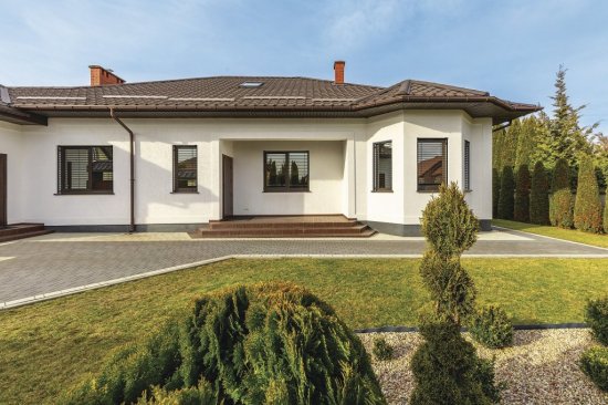 Pre samonosnú žalúziu VIVA ISOTRA je možné použiť všetky typy a veľkosti lamiel okrem Cetta 50. Je možné do nich tiež integrovať sieť proti hmyzu.