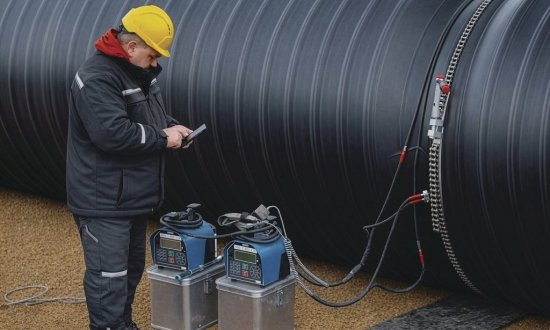Elektrofúzne zváranie vytvára pri systéme Pragnum Retain pevné a plne vodotesné spoje, ktoré sú dôležité najmä pri akumulačných nádržiach.