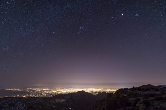 Na energetickú bilanciu okna má veľký vplyv slnečné žiarenie a chladné sálanie oblohy, či už jasnej tak zamračenej. Autor: John a Davis, Shutterstock