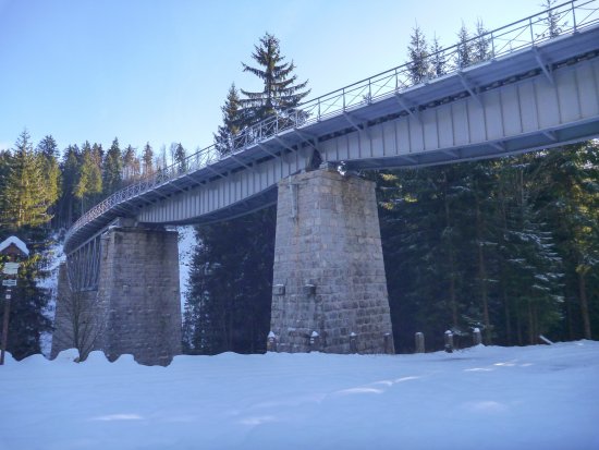 Jizerský viadukt dosahuje dĺžky 116 metrov a výšky 26 metrov. Autor: luciezr, Shutterstock