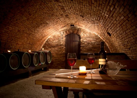 Medzi klasiku patria klenbové pivnice, najmä tie vínne. Foto: Lukas Gojda