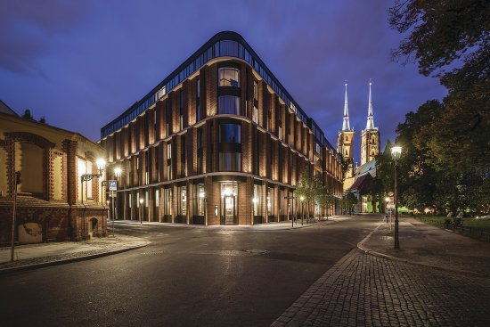 Hotel The Bridge Wrocław MGallery sa nachádza na Tumskom ostrove vo Vroclave