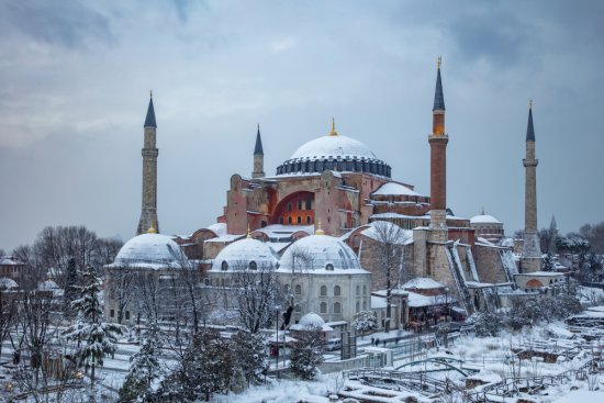 Hagia Sophia, odvážny centrálny chrám vtedajšej Byzancie, je starý viac než 1500 rokov. Zdroj: Mehmet Cetin