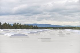 Biele strechy – tepelný komfort aj úspora energie